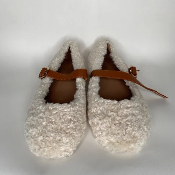 BUFFY MILK/CAMEL GIRL’S SHOES new (no box, no tags)